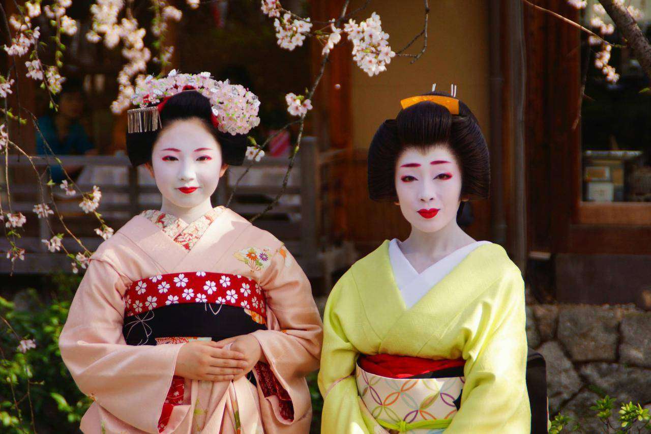 日本艺妓：15张罕见上色彩照，看看19世纪的日本艺妓有多美